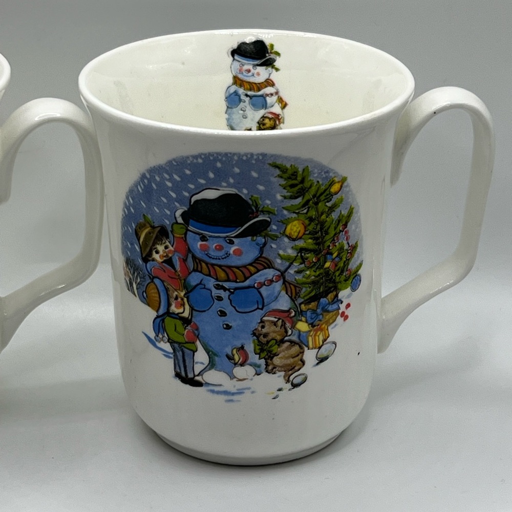😎LAST CHANCE! $5/OR OFFERS CONSIDERED!💋 Vintage Christmas Bone China Mug Set - Picture 5 of 7